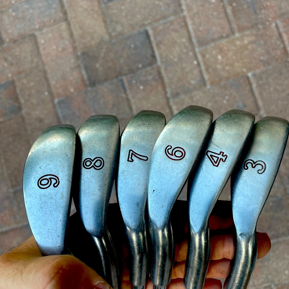 Woman’s 8 Pc golf set irons Golden edition , drive xpc and Wilson putter